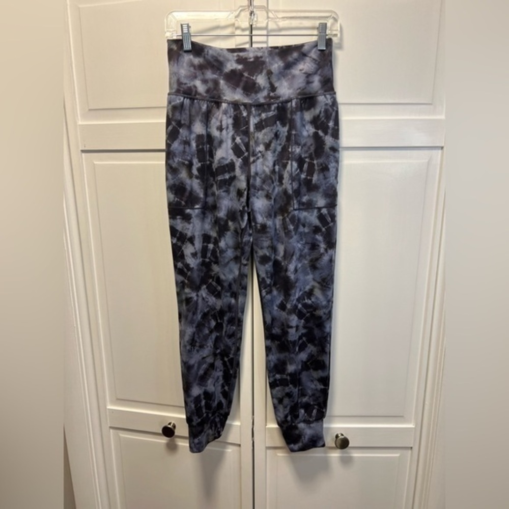 Athleta Salutation Printed Joggers Size Women's Small Color Blue/Purple/Black
